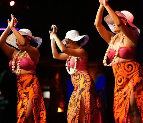 polynesian fire luau dinner show.